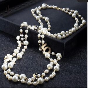 Elegant Classy Flower Pearl Vintage Style Long Necklace Black and White